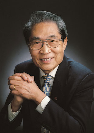8-张震康-北京医学院口腔医学系主任（1984-1985）；北京医科大学口腔医(学)院院长（1988-1996）.jpg